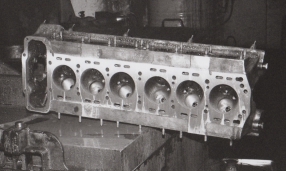 Planschleifen, Zylinderkopf Jaguar E-Type